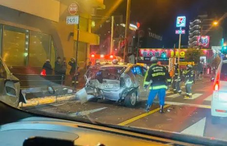 大分 別府タワーで車数台の玉突き大事故！原因は落下物?速報リアルタイム動画・画像2021年10月25日